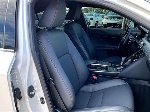 Used 2022 Lexus IS 300 image 8
