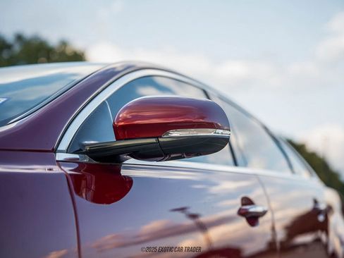 Used 2012 Jaguar XJ image 60