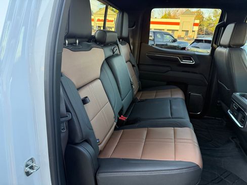 Used 2024 Chevrolet Silverado 1500 High Country w/ Technology Package image 23