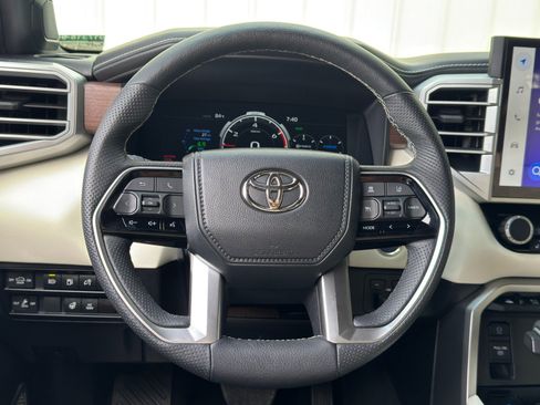 Used 2023 Toyota Sequoia Capstone AWD/4WD image 22