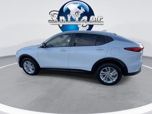 Used 2024 Buick Envista Preferred w/ Convenience I Package image 6