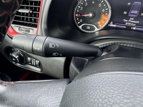 Used 2017 Jeep Renegade Trailhawk w/ Premium Trailhawk Package image 18