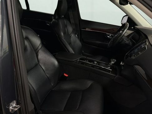Used 2016 Volvo XC90 T6 Momentum w/ Momentum Plus Package AWD/4WD image 9