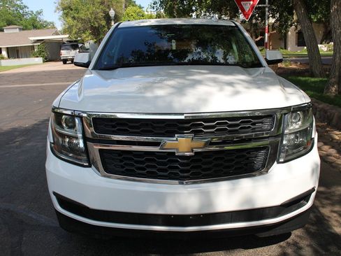 Used 2020 Chevrolet Suburban LT RWD image 4