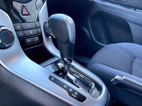 Used 2016 Chevrolet Cruze LT image 15