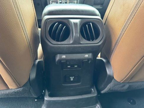 Used 2022 Jeep Wrangler Unlimited Sahara w/ Cold Weather Group AWD/4WD image 13