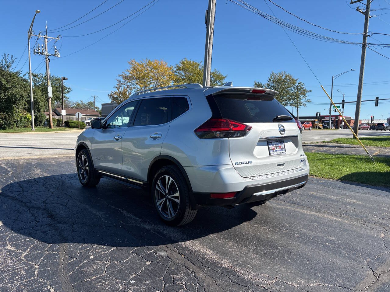 Used 2017 Nissan Rogue SL AWD/4WD image 3