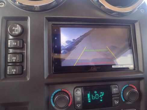 Used 2005 HUMMER H2 SUT w/ Preferred Equipment Group image 15