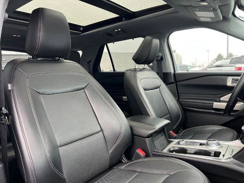 Certified 2023 Ford Explorer Limited w/ Limited Technology Package image 34