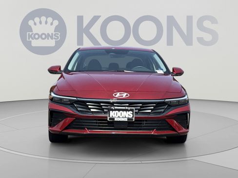 Used 2025 Hyundai Elantra Limited FWD image 11