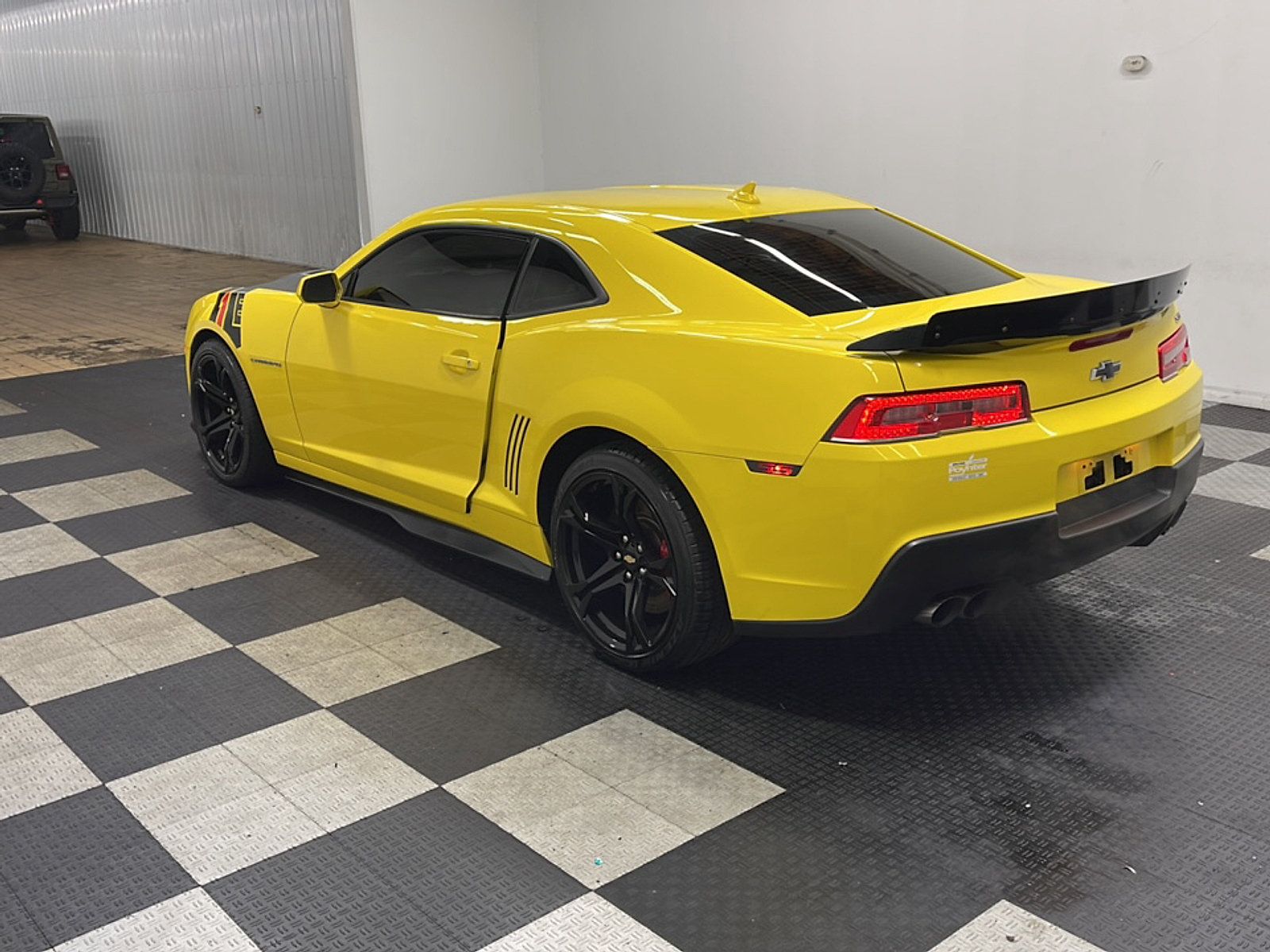 Used 2014 Chevrolet Camaro SS w/ SS Performance Package RWD image 15