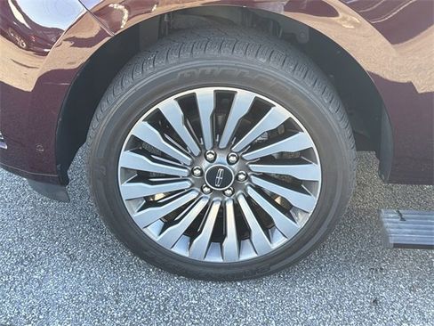 Used 2019 Lincoln Navigator L Reserve w/ Cargo Package image 11