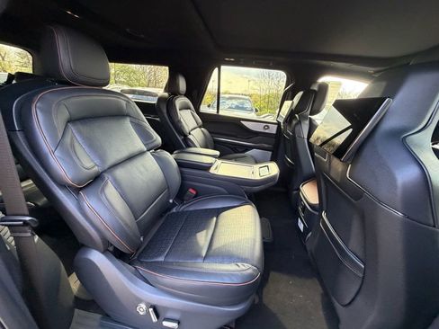 New 2025 Lincoln Navigator L Black Label AWD/4WD image 24