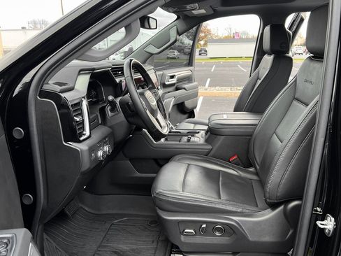 Used 2025 GMC Sierra 2500 Denali image 2