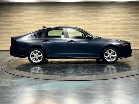 Used 2025 Honda Accord LX image 19