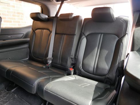 Used 2024 Jeep Wagoneer Series II w/ Convenience Group I image 11