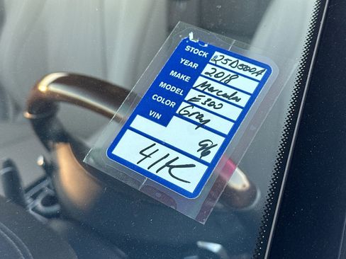 Used 2018 Mercedes-Benz E 300 4MATIC image 27