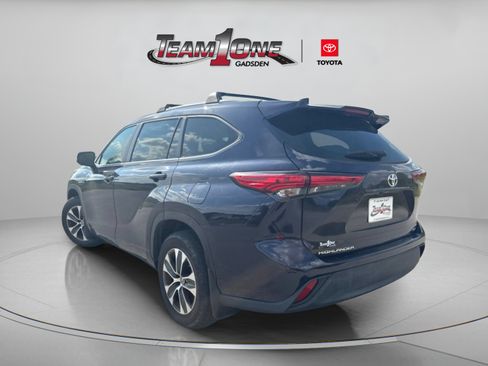 Used 2023 Toyota Highlander XLE FWD image 5