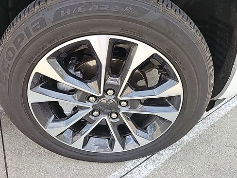 Certified 2024 Jeep Grand Cherokee Overland w/ Adv Protech Group III image 3