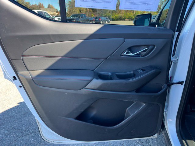 Used 2023 Chevrolet Traverse RS w/ LPO, Floor Liner Package AWD/4WD image 17