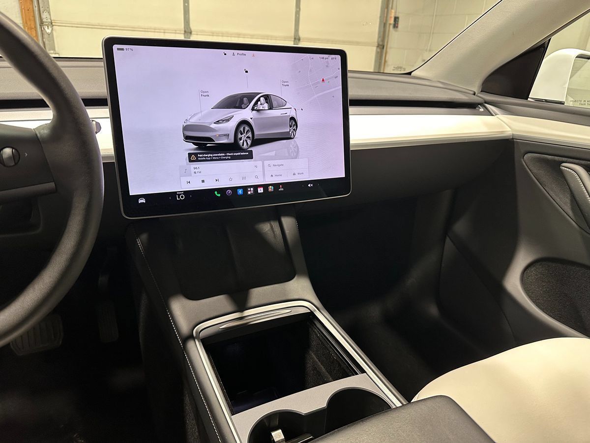 Used 2023 Tesla Model Y AWD image 29