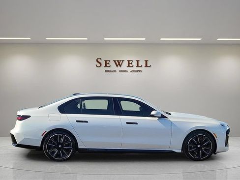 New 2026 BMW i7 xDrive60 AWD/4WD image 6