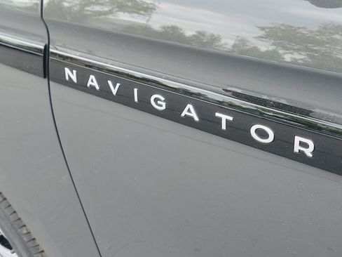 New 2026 Lincoln Navigator L Black Label AWD/4WD image 7