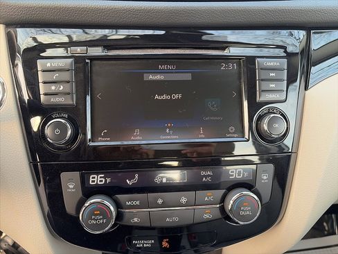 Used 2022 Nissan Rogue Sport SV image 19