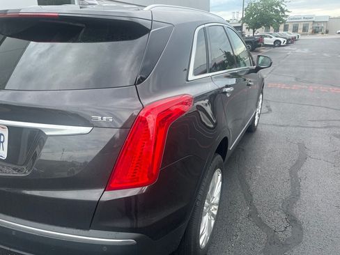 Used 2017 Cadillac XT5 Premium Luxury FWD image 3