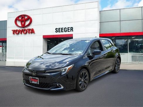 Used 2023 Toyota Corolla XSE FWD image 11