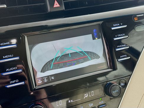 Used 2018 Toyota Camry XLE image 22