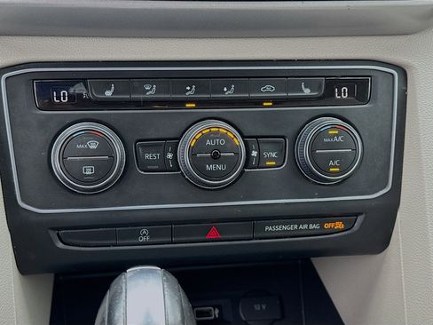 Used 2018 Volkswagen Atlas SE image 12