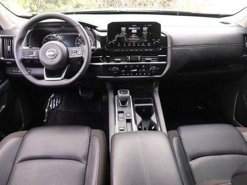 Used 2025 Nissan Pathfinder SL w/ SL Premium Package FWD image 23