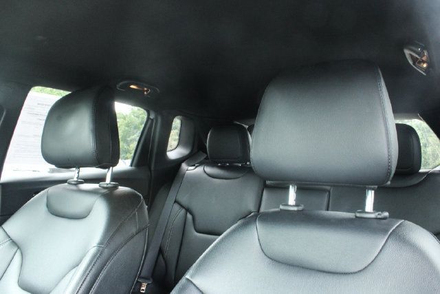 Used 2025 Jeep Compass Limited AWD/4WD image 14