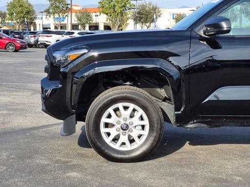 Used 2025 Toyota Tacoma SR w/ SR Upgrade Package image 21