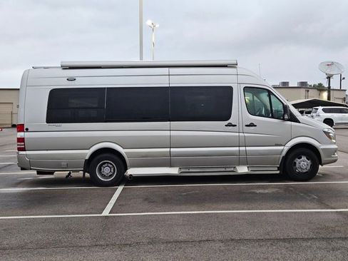 Used 2017 Mercedes-Benz Sprinter 3500 image 4