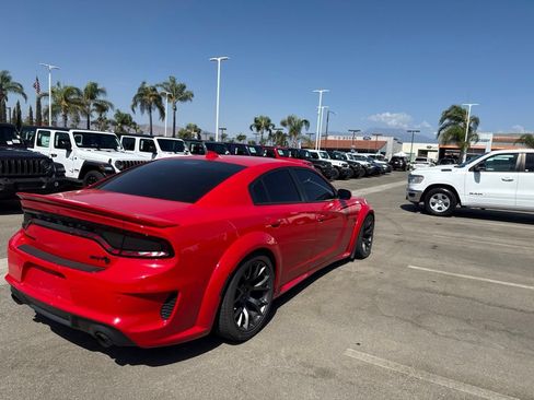Used 2022 Dodge Charger SRT Hellcat w/ Carbon/Suede Interior Package RWD image 8