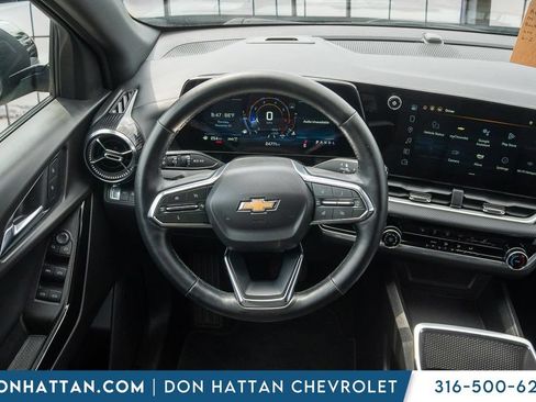 Used 2025 Chevrolet Equinox LT AWD/4WD image 5