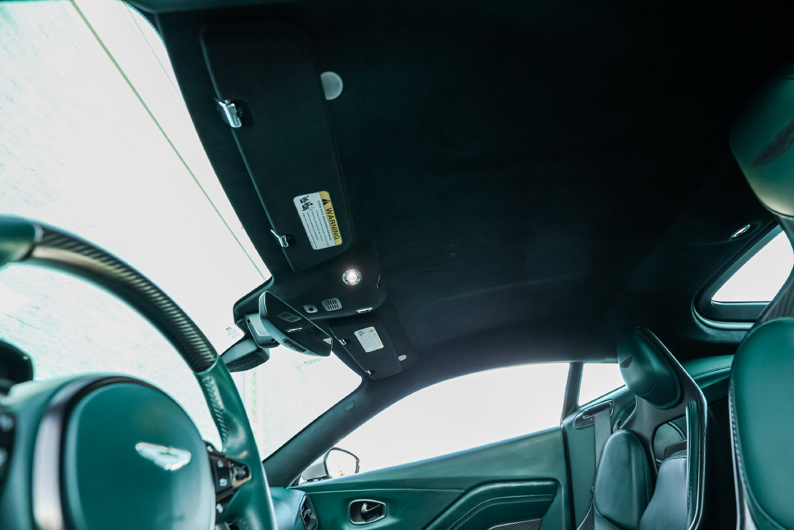 Used 2023 Aston Martin V12 Vantage RWD image 27