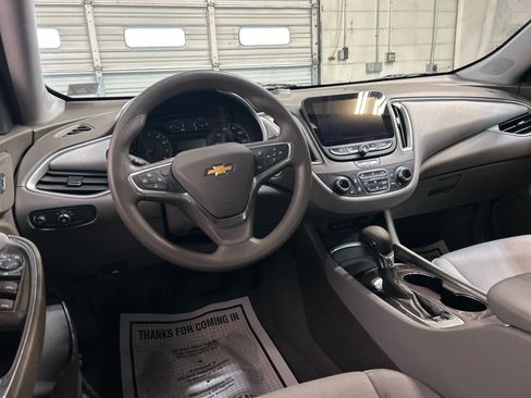 Used 2022 Chevrolet Malibu LT FWD image 4