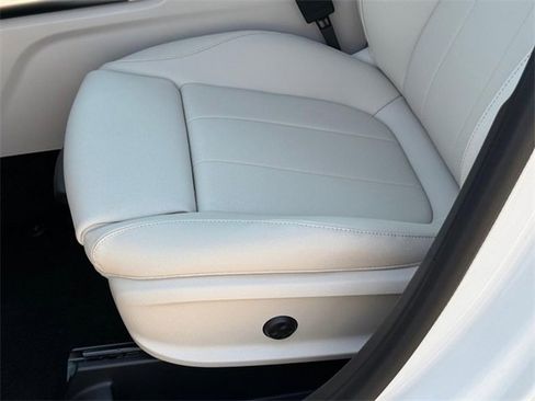 New 2025 Mercedes-Benz GLA 250 4MATIC image 14