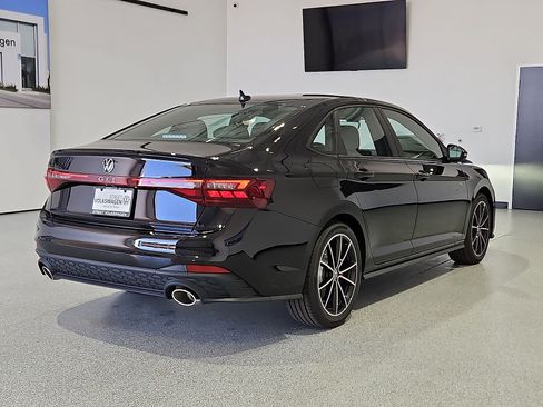 New 2026 Volkswagen Jetta GLI Autobahn FWD image 9