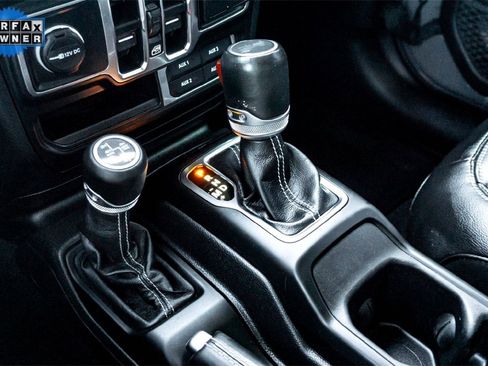 Used 2023 Jeep Wrangler Unlimited Sahara image 25