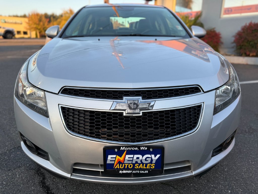 Used 2014 Chevrolet Cruze LTZ FWD image 2