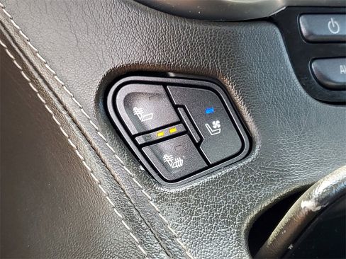 Used 2019 Chevrolet Suburban Premier w/ Premier Plus Edition image 35