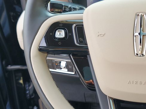 New 2026 Lincoln Corsair Reserve image 17