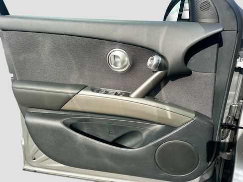 Used 2025 Genesis GV60 RWD image 22