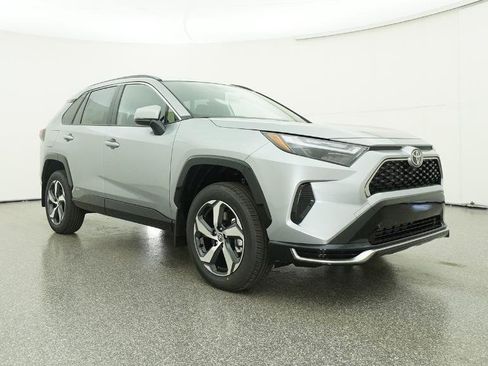 New 2025 Toyota RAV4 SE image 29