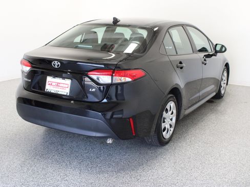 Used 2025 Toyota Corolla LE FWD image 7