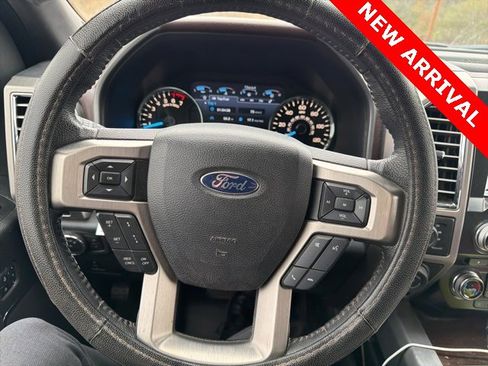 Used 2016 Ford F150 Platinum w/ Equipment Group 701A Luxury image 17